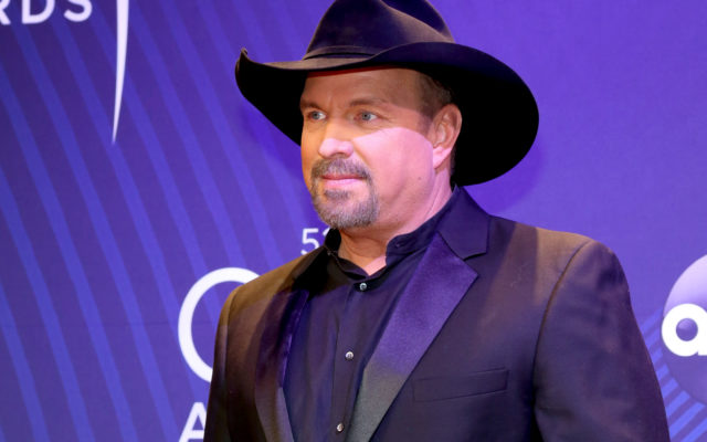 Garth Brooks promises his fans “FUN” is coming in the spring